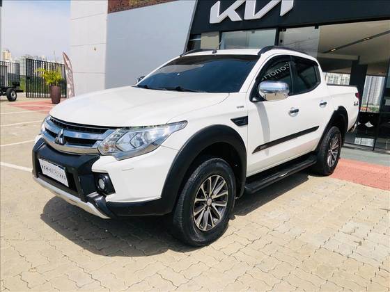 MITSUBISHI L200 TRITON 2.4 16V TURBO DIESEL SPORT HPE-S CD 4P 4X4 AUTOMÁTICO